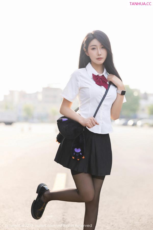   [XiuRen]高清写真图 2023.11.13 No.7653 苏苏阿 短裙美腿第4张图片